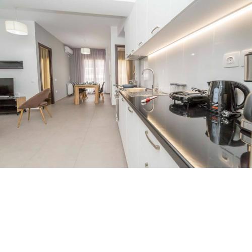 [Bonni] - Central apt, 2' from metro station #11