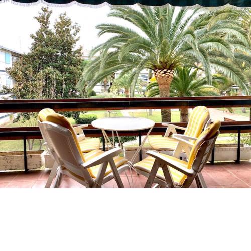 BOOK IBIZA SALOU