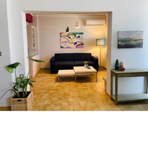 Books & Blossoms - Apartment in Nafplio