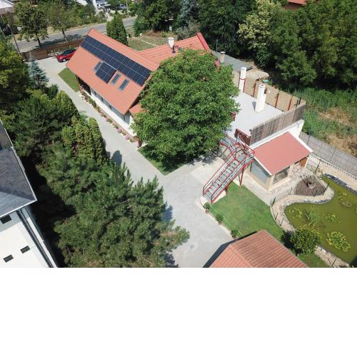 Bor, Villa, Sóstó