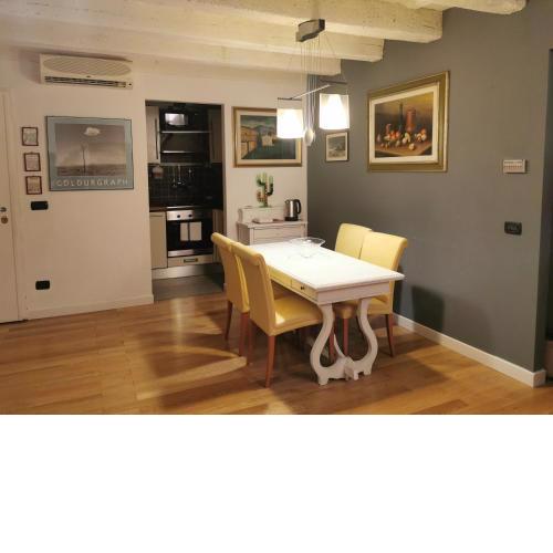 BORGO LA CROCE APARTAMENTS