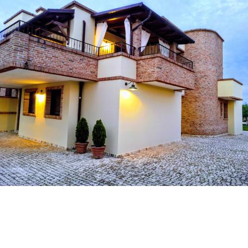 BORGO LUNA
