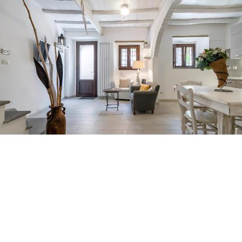 Borgo Stays - Adelina