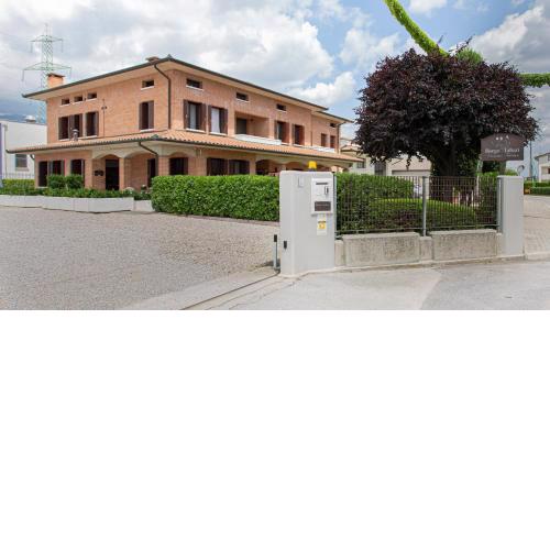 Borgo Tabari Locazione Turistica