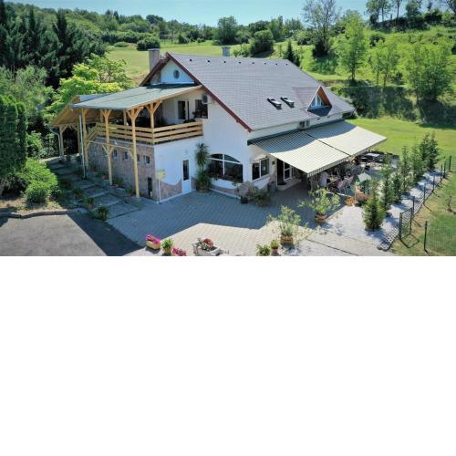Borkúti Panzió és Apartman