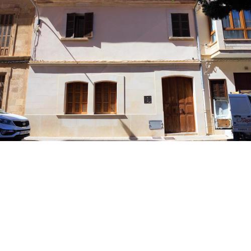 Born 23 - House with Pool in the centre of Lluchmayor. free wifi
