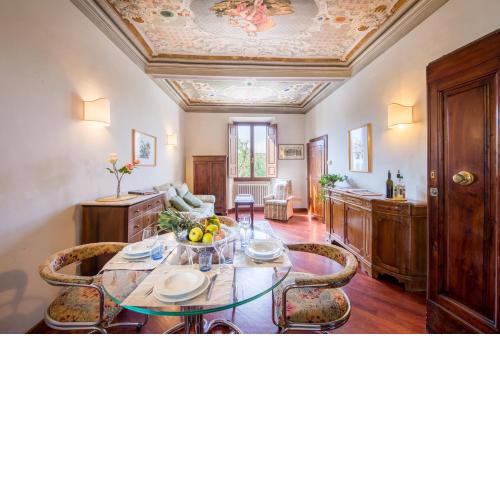 Botticelli-A Flat with a View, on Santo Spirito - HomeUnity