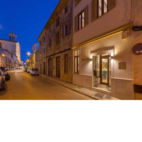 Boutique Hostal "Born53" im Stadtkern von Llucmajor, Mallorca