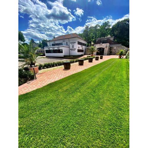 Boutique Hotel & Event Center