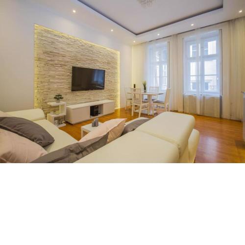 Boutique Soho Apartment