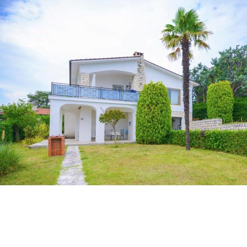 Boutique Villa in Villaggio Taunus with Garden