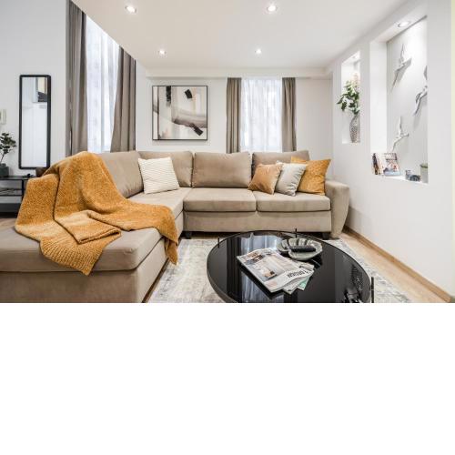 BpR Luxurious & Stylish Duplex Home