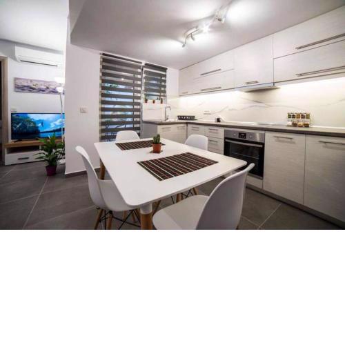 Brand New Aprt with backyard in Lycabettus Hill !