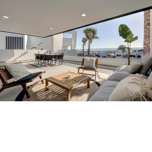 Brand New, Elegant Three Bed Apartment