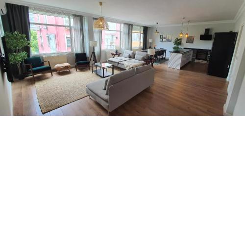 Brand New Luxuries 3-Bedrooms Apartment In The Center