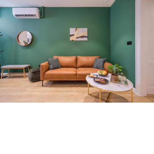 BRAND NEW LUXURY 3 BEDROOMS WITH A/C