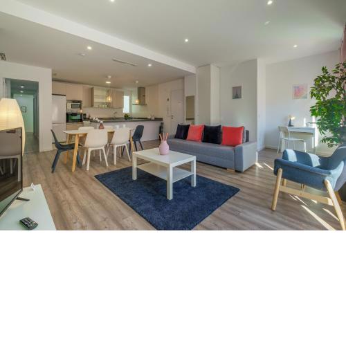 BRAND NEW, Modern & Stylish Apartment