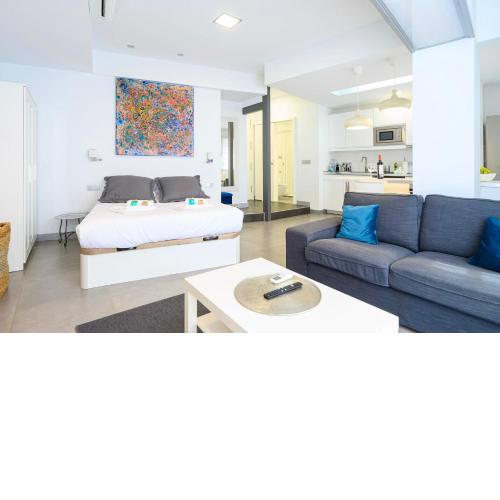 Brand NEW Studio in the Heart of the City