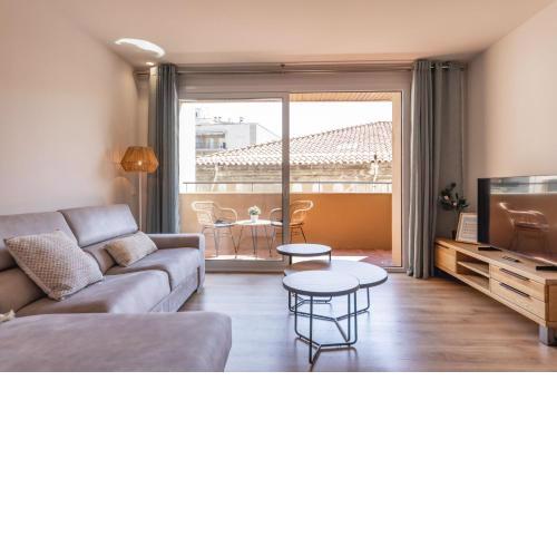 Bravissimo Falcó, 3 bedrooms and balcony