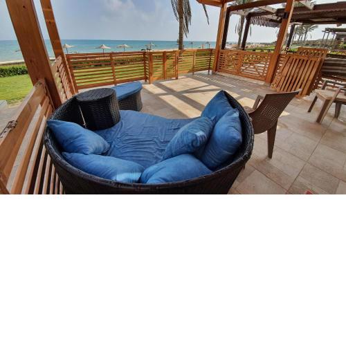 Breathtaking Luxury & Spacious 2-Bedroom 1st Row Direct Seaview at Stella Sea View Sokhna !!