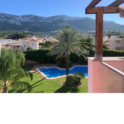 Breathtaking views penthouse with parking & pool