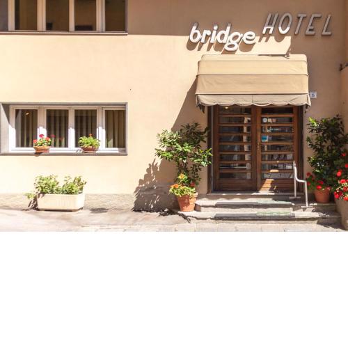 Bridge Hotel