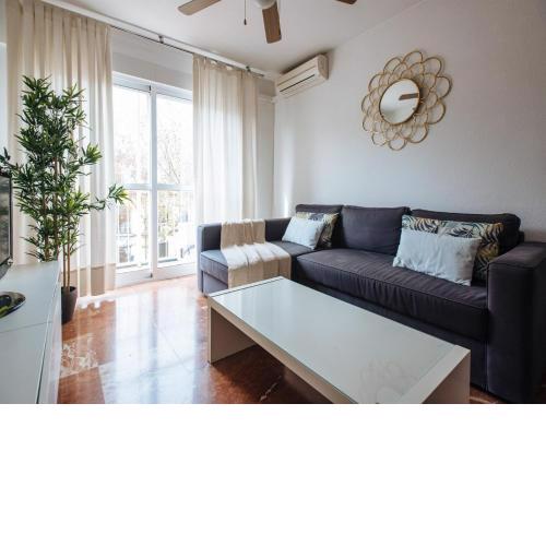 Bright and Familiar Apartment in Alameda