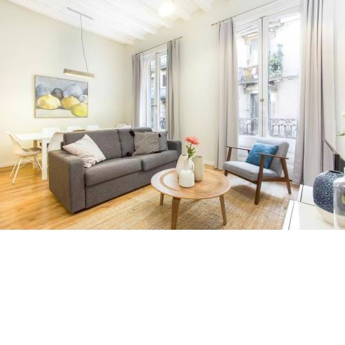 Bright and modern 4bedroom with terrace in Las Ramblas P1