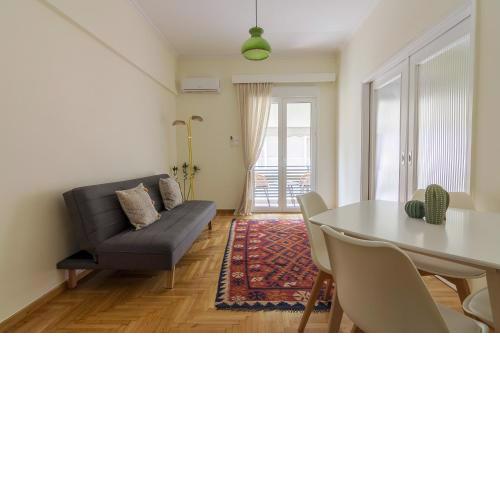 Bright and Spacious 2-bedroom Apartment in Athens