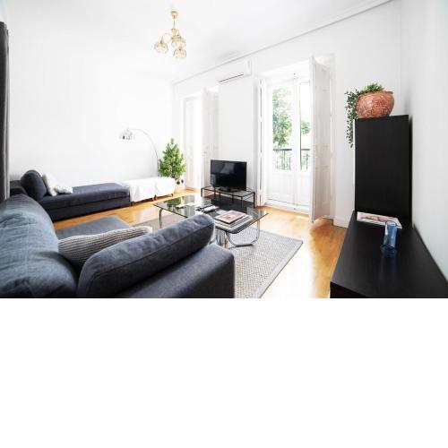 Bright apartment in Historical City Center