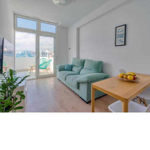 Bright Apartment with Terrace near Las Canteras