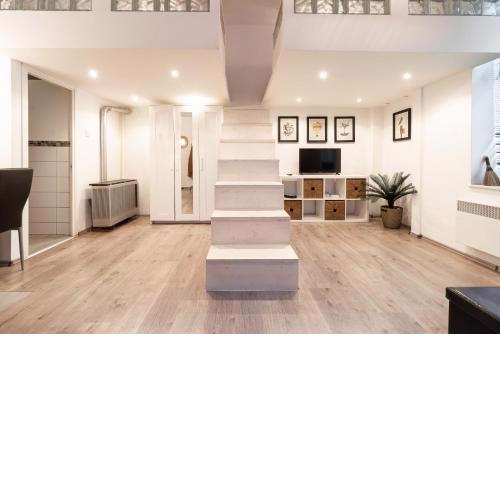 Bright Center Loft next Central Market Hall and Danube Bank