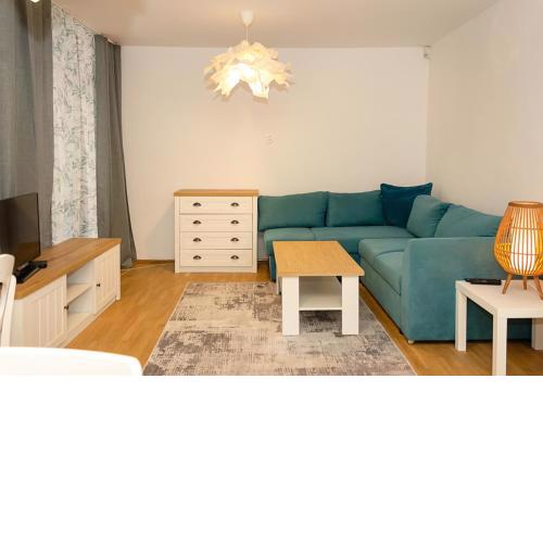 *Bright & Cozy* 2BD Flat with a Cute Balcony