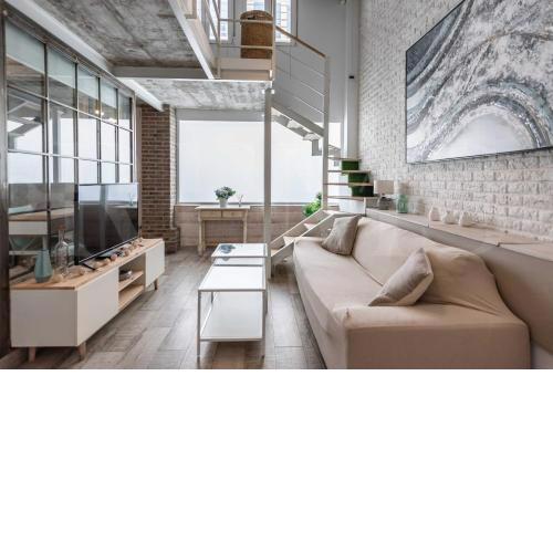 Bright duplex loft next to the city center