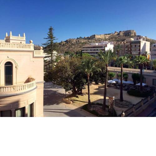 Bright flat with view to the Castle and the Museum