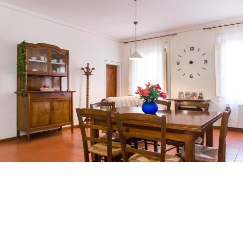 Bright Holiday Home in the countryside near Pisa