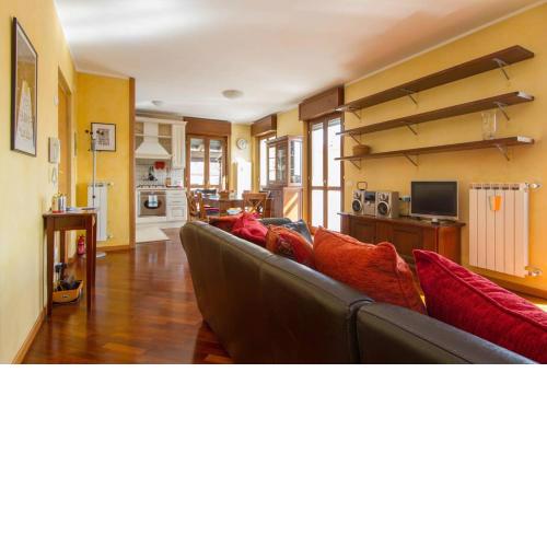 Bright house with 2 bedrooms & a unique terrace