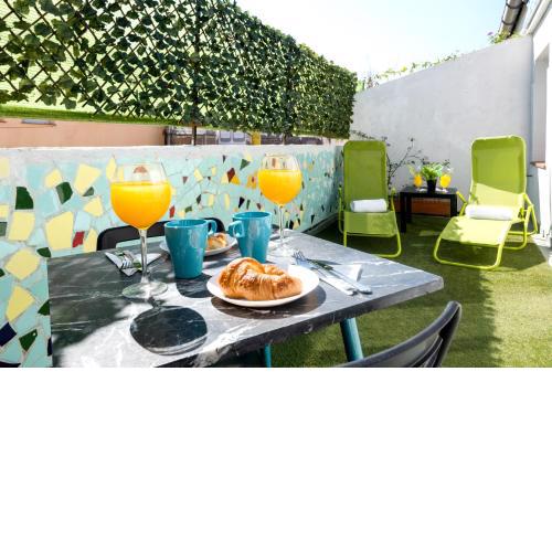 BRIGHT PENTHOUSE WITH TERRACE IN MADRID CENTER