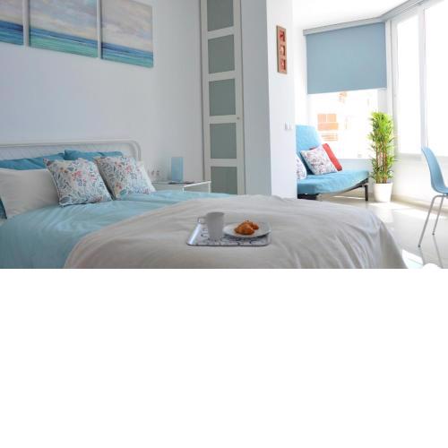 Bright studio apt. with sea view and pool
