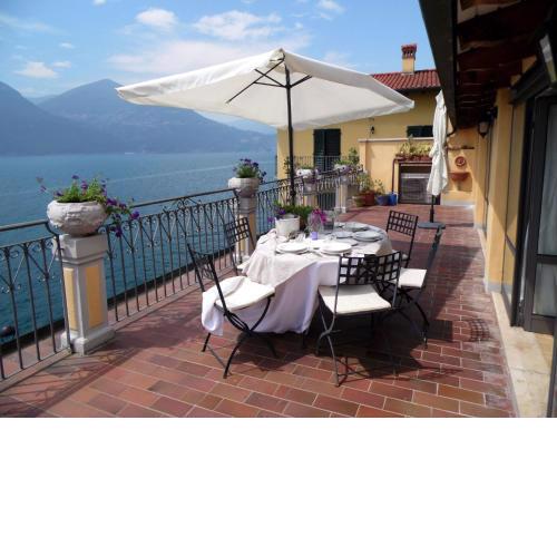 Bright stylish facing the lake Large terrace with magnificent views