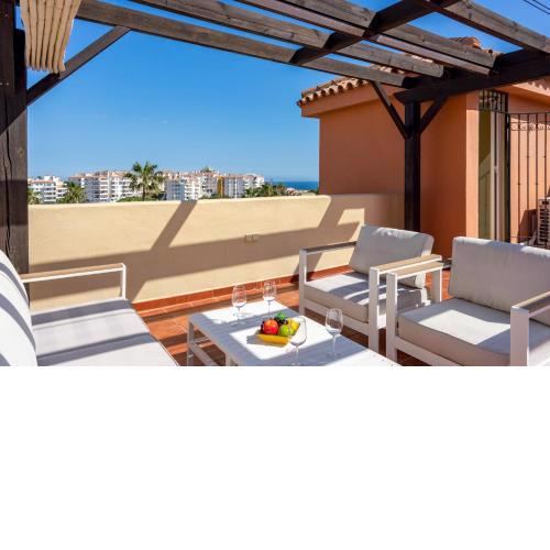 Bright terrace in Riviera del Sol Ref 167