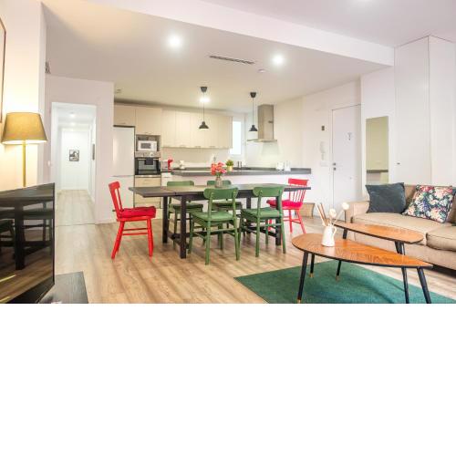 Bright & Very Comfortable Apartment