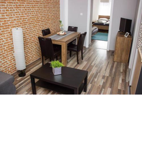 Broadway Apartments B2
