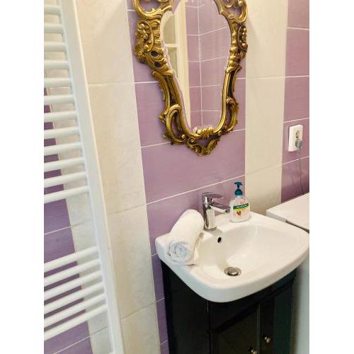 Budapest Diamond Flat