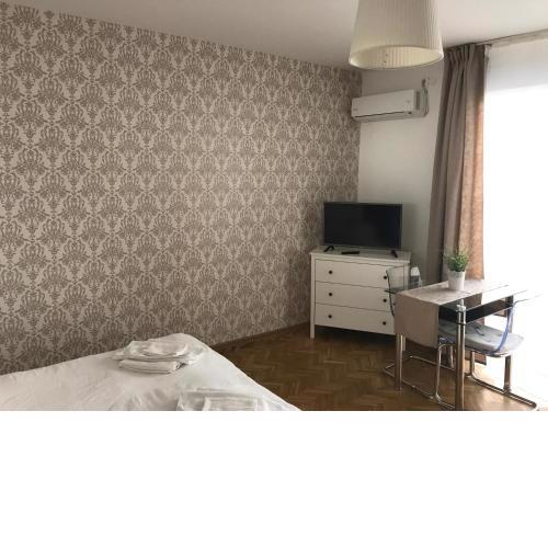 Budapest Downtown Apartments with Balcony & Garage optional