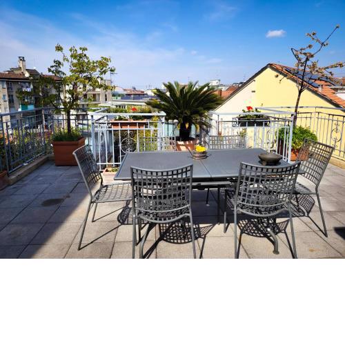 Bullona Split Level Terrace Apartment - TopCollection
