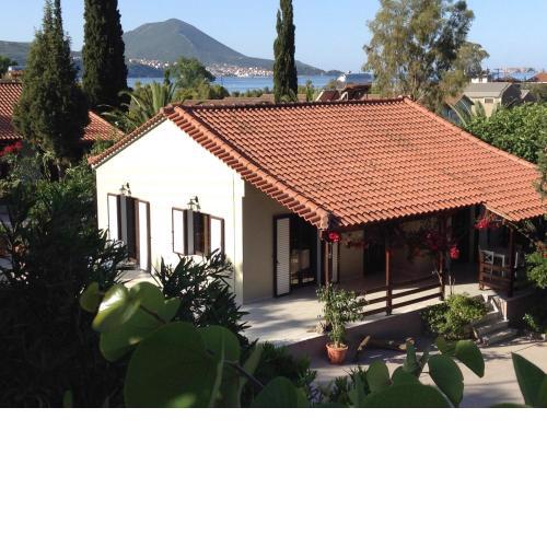 Bungalow Gialova