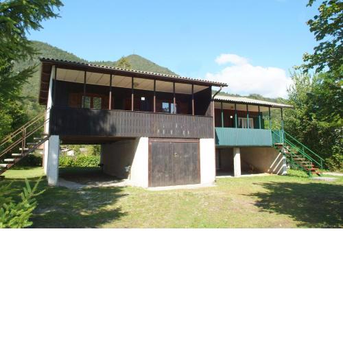 Bungalow Green Holiday