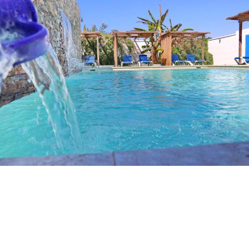 Bungalow La Roa con piscina comunitaria y privada