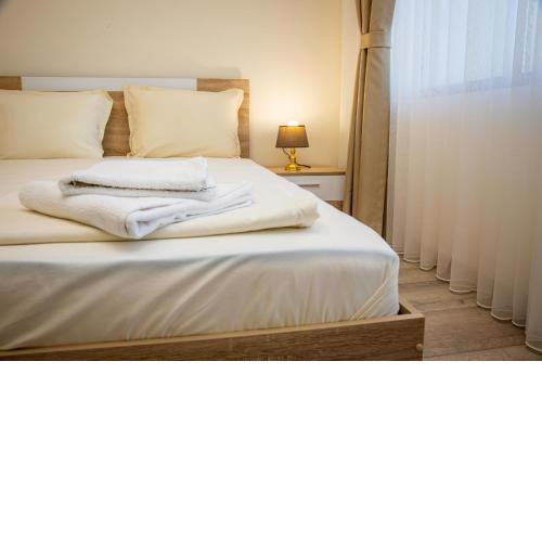 ~By Camping Gradina ~ Spacious Flats with Balconies